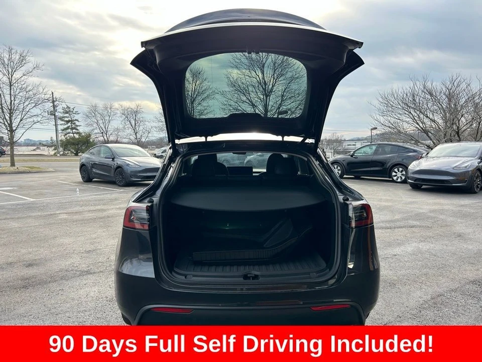 2025 Tesla Model Y - Image 7 of 17