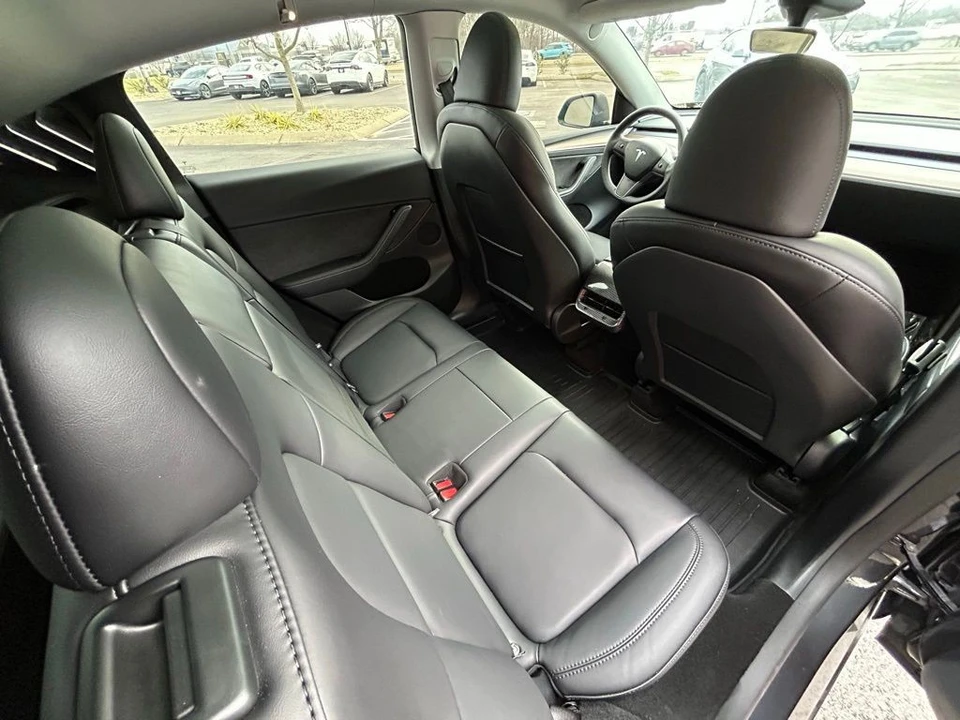 2025 Tesla Model Y - Image 11 of 17