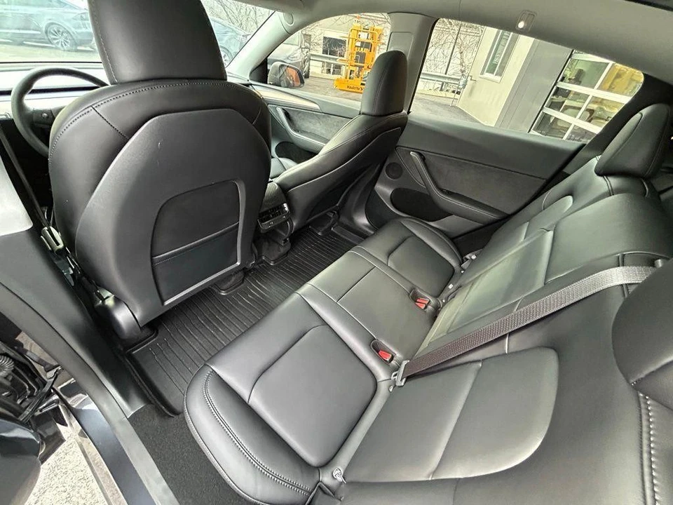 2025 Tesla Model Y - Image 9 of 17