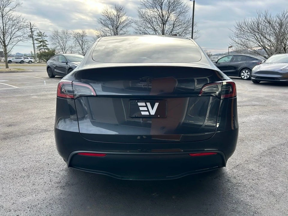 2025 Tesla Model Y - Image 6 of 17