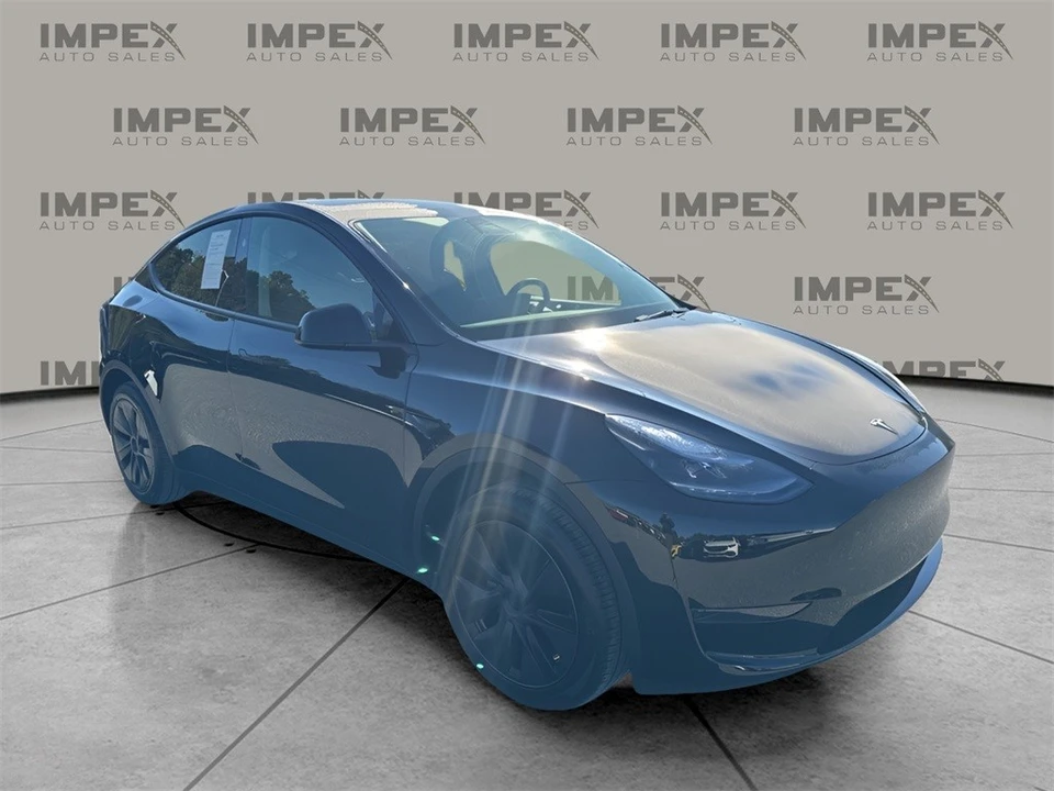 2025 Tesla Model Y - Image 7 of 12