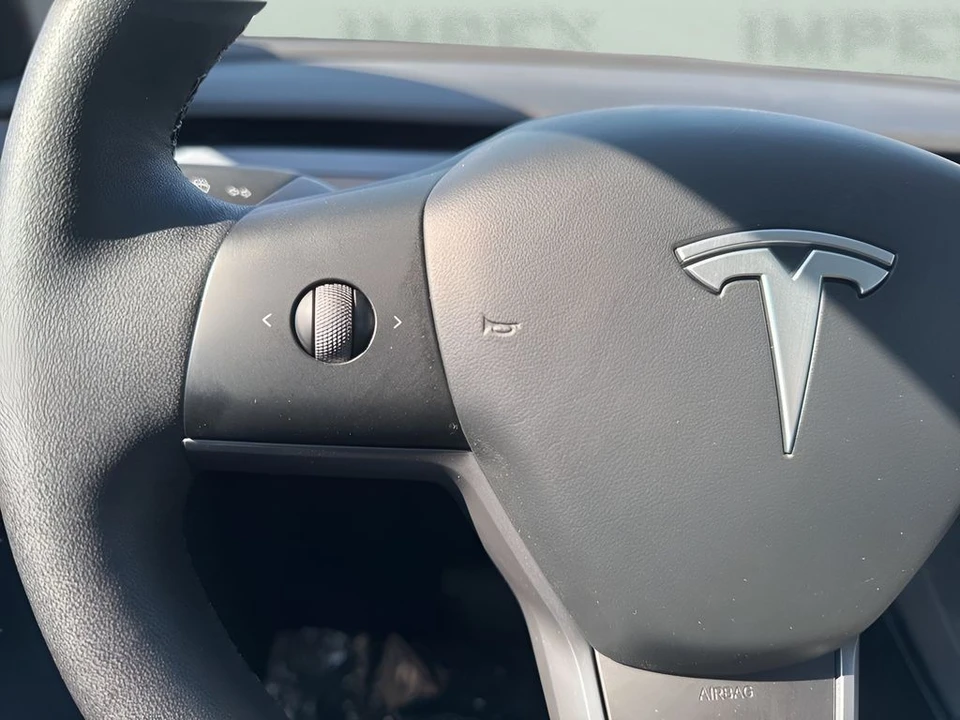 2025 Tesla Model Y - Image 16 of 21