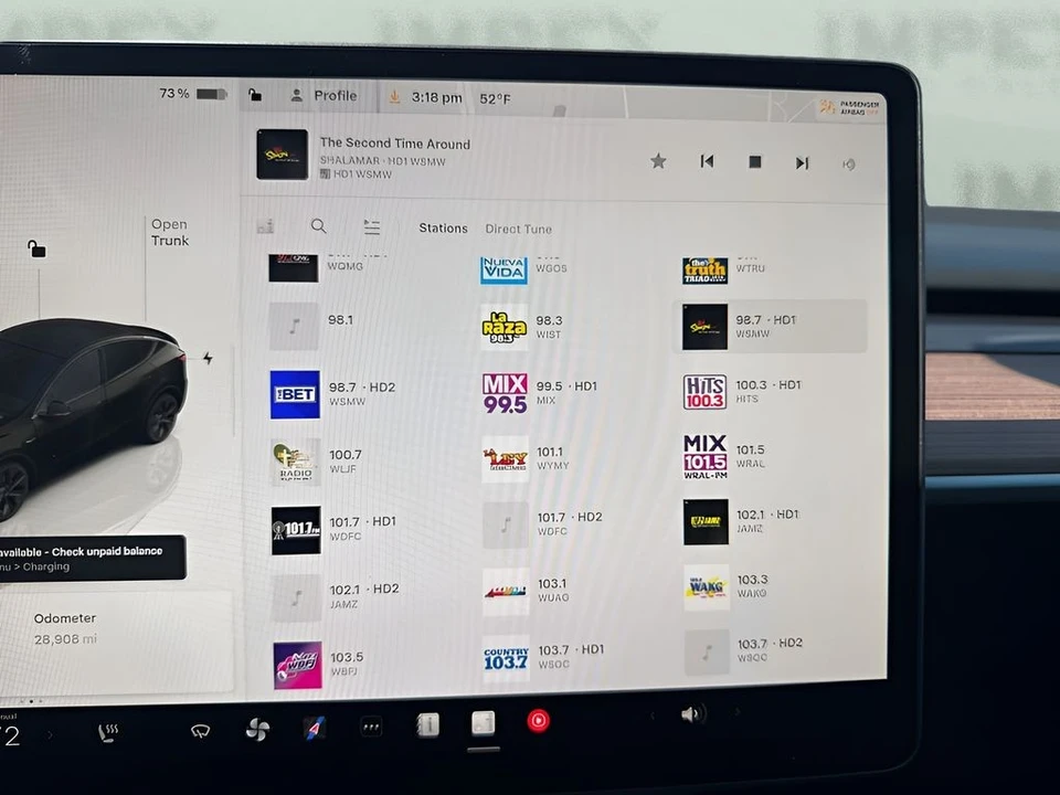 2025 Tesla Model Y - Image 19 of 21