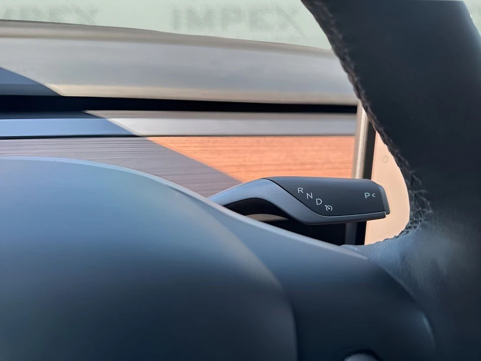 2025 Tesla Model Y - Image 18 of 21