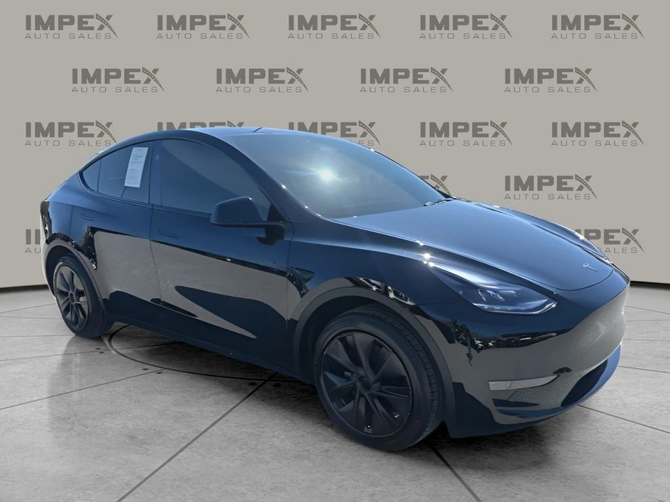 2025 Tesla Model Y - Image 7 of 21