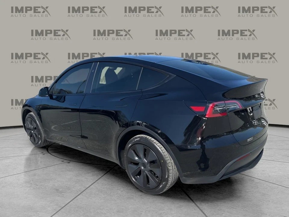 2025 Tesla Model Y - Image 3 of 21