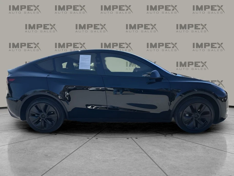 2025 Tesla Model Y - Image 6 of 21