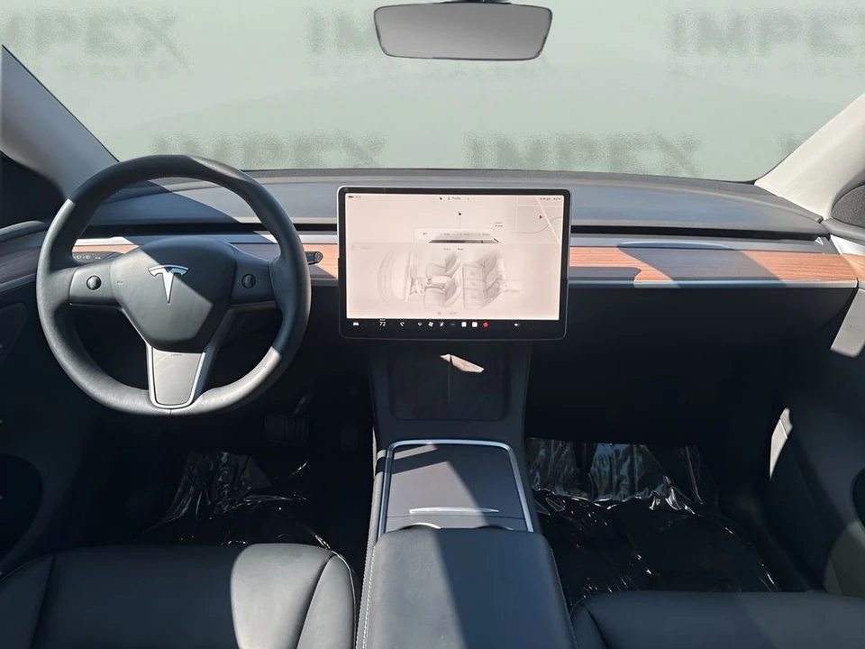 2025 Tesla Model Y - Image 14 of 21