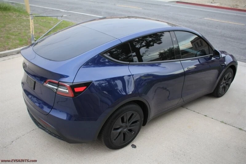 2025 Tesla Model Y - Image 9 of 21