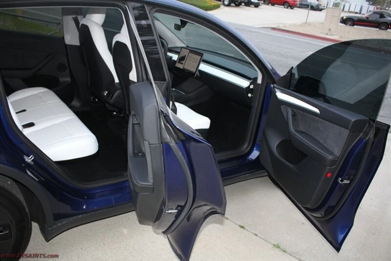 2025 Tesla Model Y - Image 11 of 21