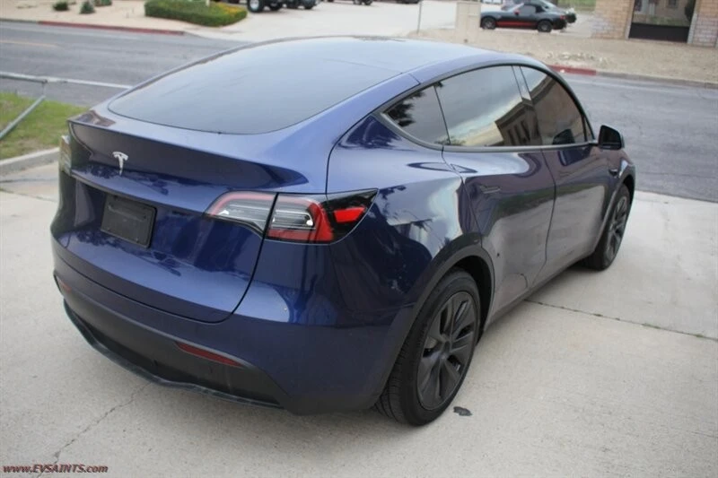 2025 Tesla Model Y - Image 8 of 21