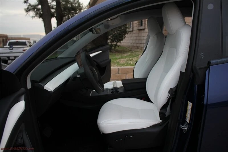 2025 Tesla Model Y - Image 17 of 21