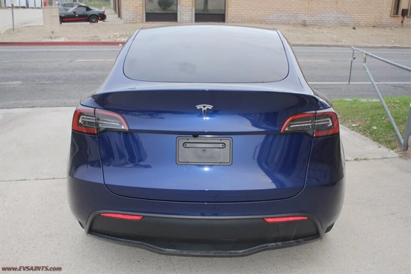 2025 Tesla Model Y - Image 6 of 21