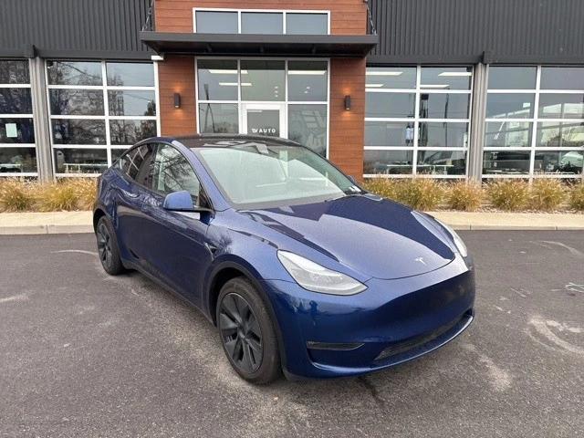 2025 Tesla Model Y - Image 2 of 21