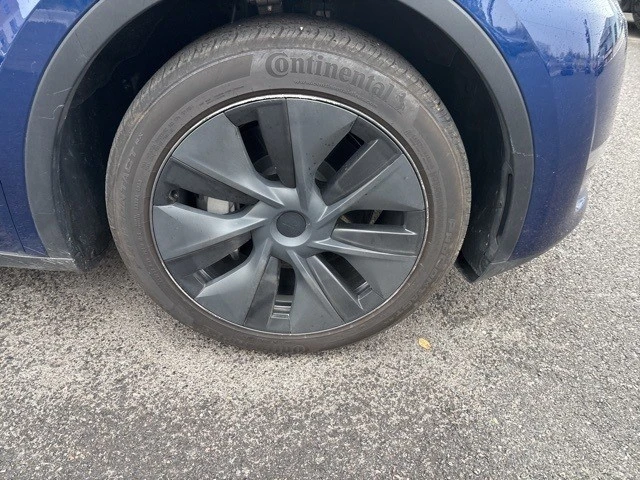 2025 Tesla Model Y - Image 10 of 21