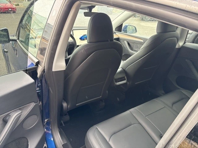 2025 Tesla Model Y - Image 17 of 21