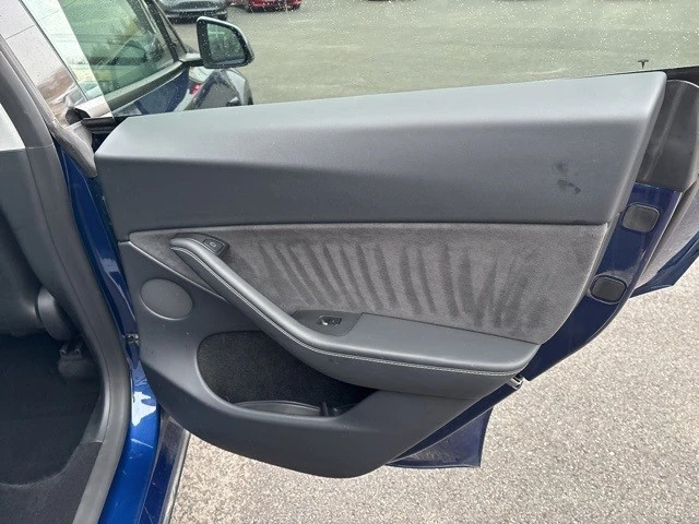2025 Tesla Model Y - Image 19 of 21