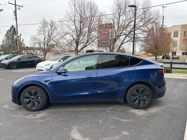 2025 Tesla Model Y - Image 5 of 21