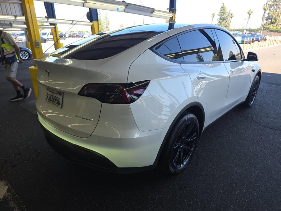 2025 Tesla Model Y - Image 2 of 10