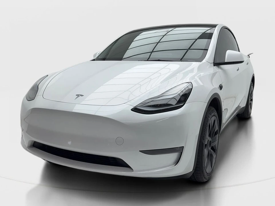 2025 Tesla Model Y - Image 4 of 21
