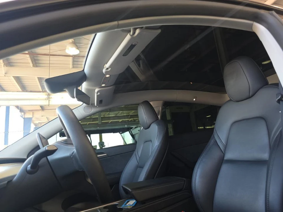 2025 Tesla Model Y - Image 8 of 10