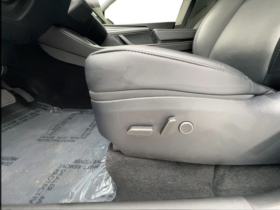 2025 Tesla Model Y - Image 21 of 21