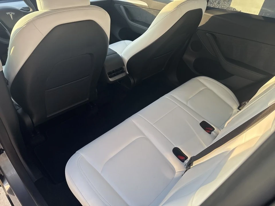 2025 Tesla Model Y - Image 14 of 21