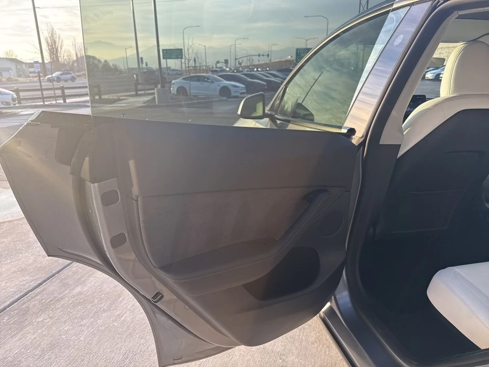 2025 Tesla Model Y - Image 13 of 21