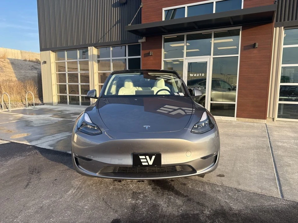 2025 Tesla Model Y - Image 2 of 21