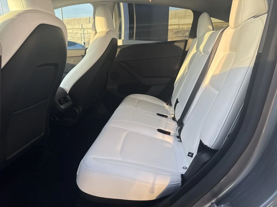 2025 Tesla Model Y - Image 15 of 21
