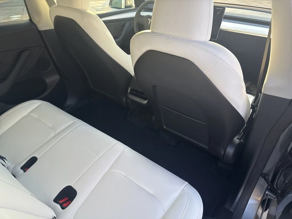 2025 Tesla Model Y - Image 18 of 21
