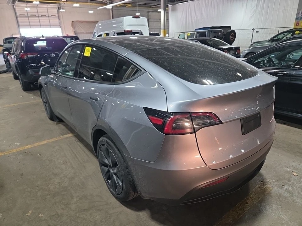 2025 Tesla Model Y - Image 4 of 7