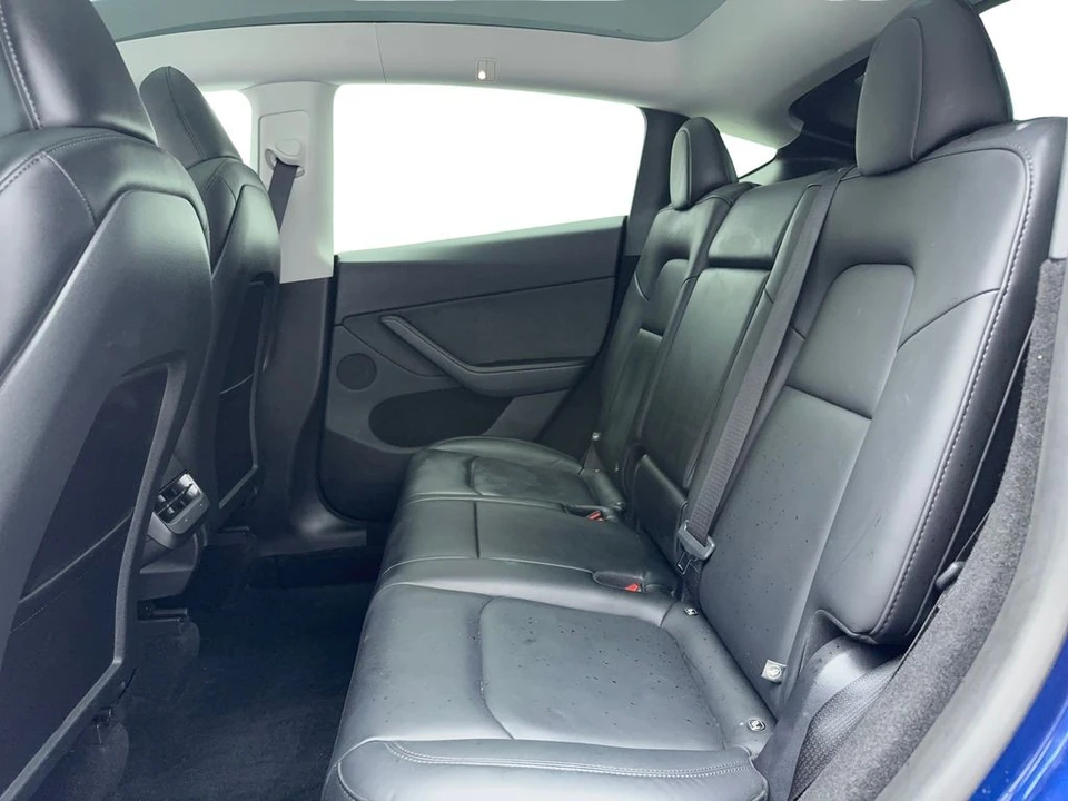 2025 Tesla Model Y - Image 16 of 21