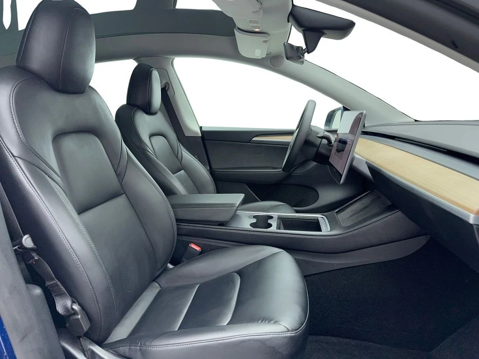 2025 Tesla Model Y - Image 18 of 21