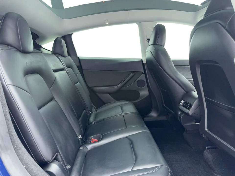 2025 Tesla Model Y - Image 17 of 21