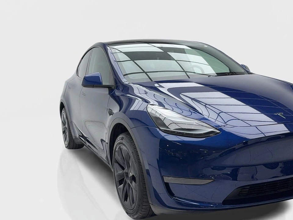 2025 Tesla Model Y - Image 2 of 21