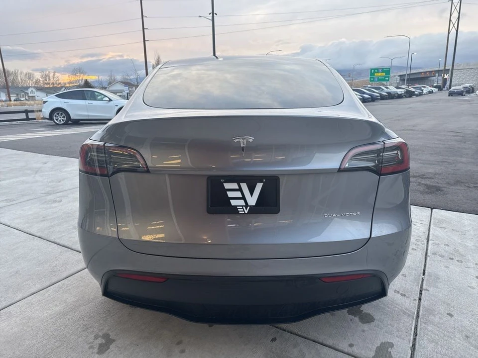 2025 Tesla Model Y - Image 7 of 21