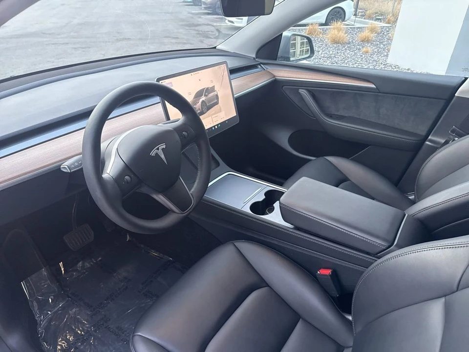 2025 Tesla Model Y - Image 12 of 21
