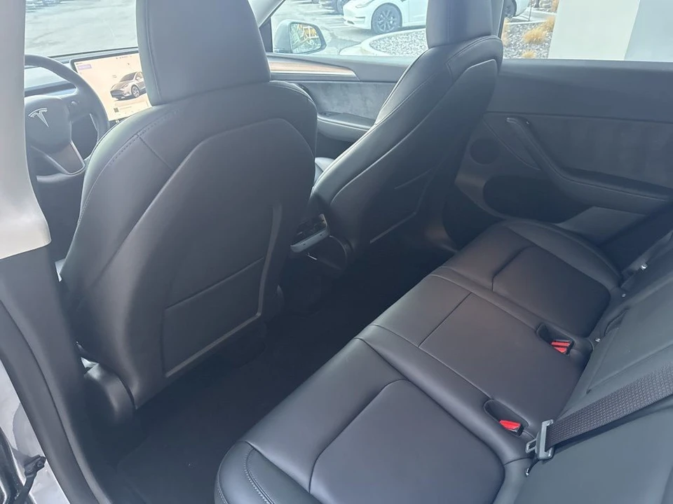 2025 Tesla Model Y - Image 15 of 21