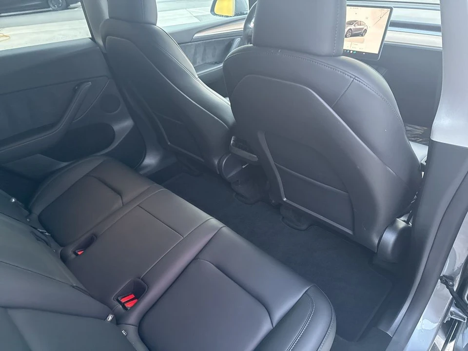 2025 Tesla Model Y - Image 19 of 21