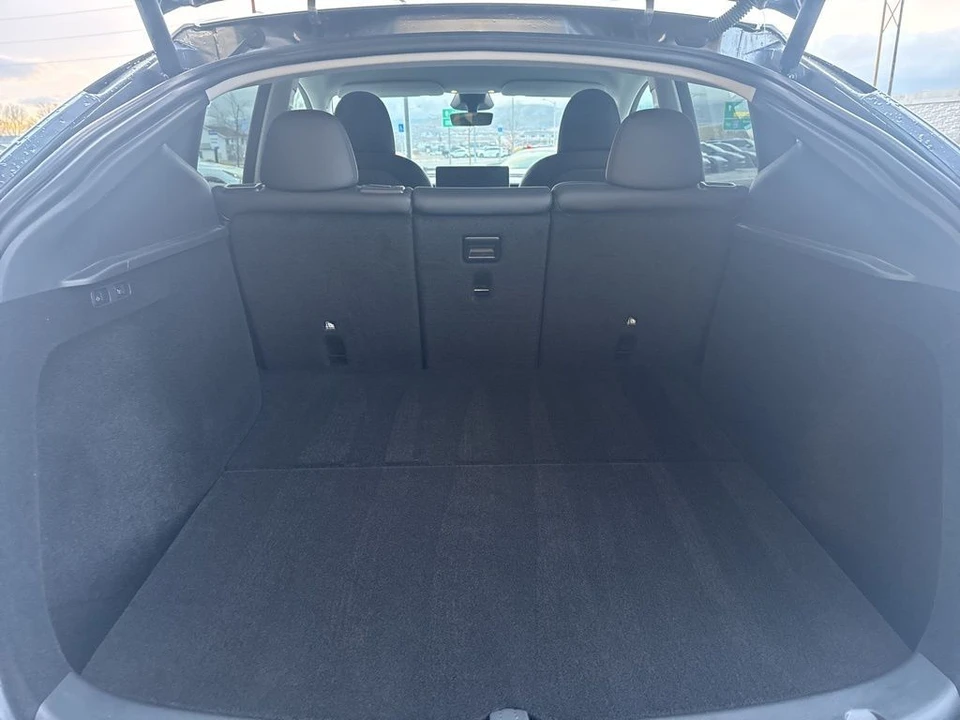 2025 Tesla Model Y - Image 17 of 21
