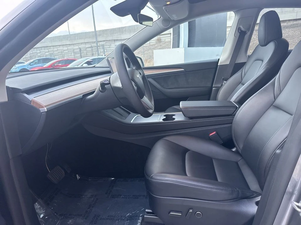 2025 Tesla Model Y - Image 13 of 21