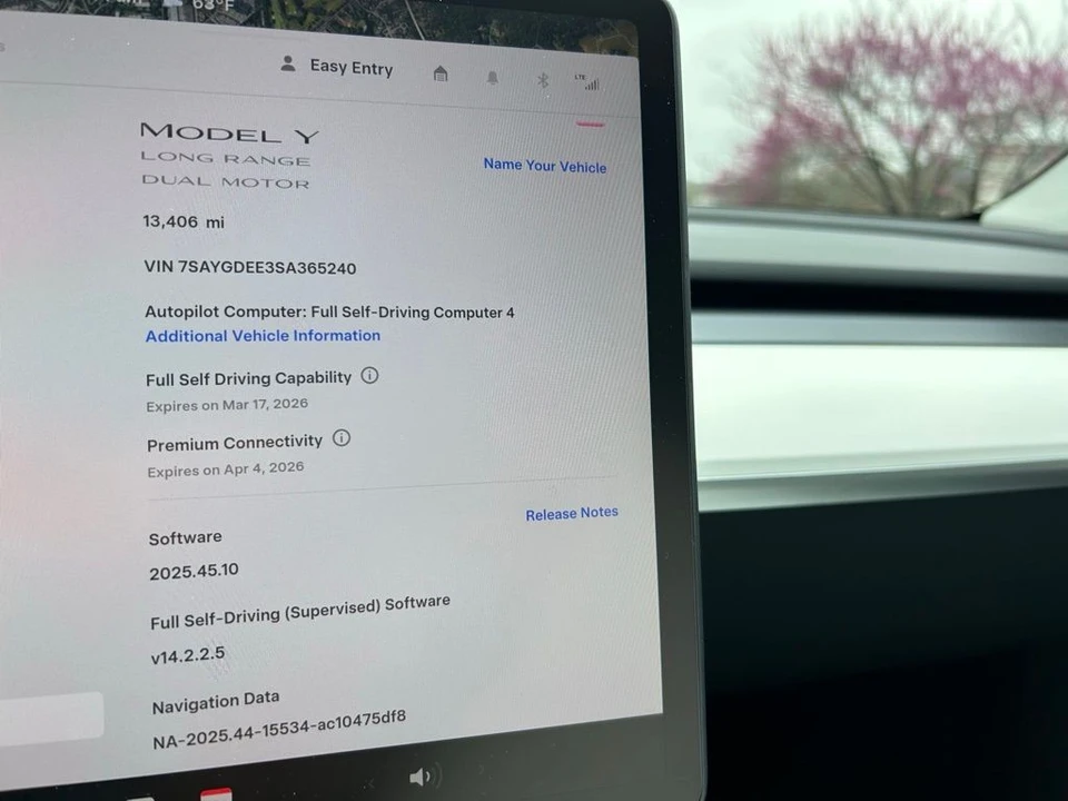 2025 Tesla Model Y - Image 16 of 17