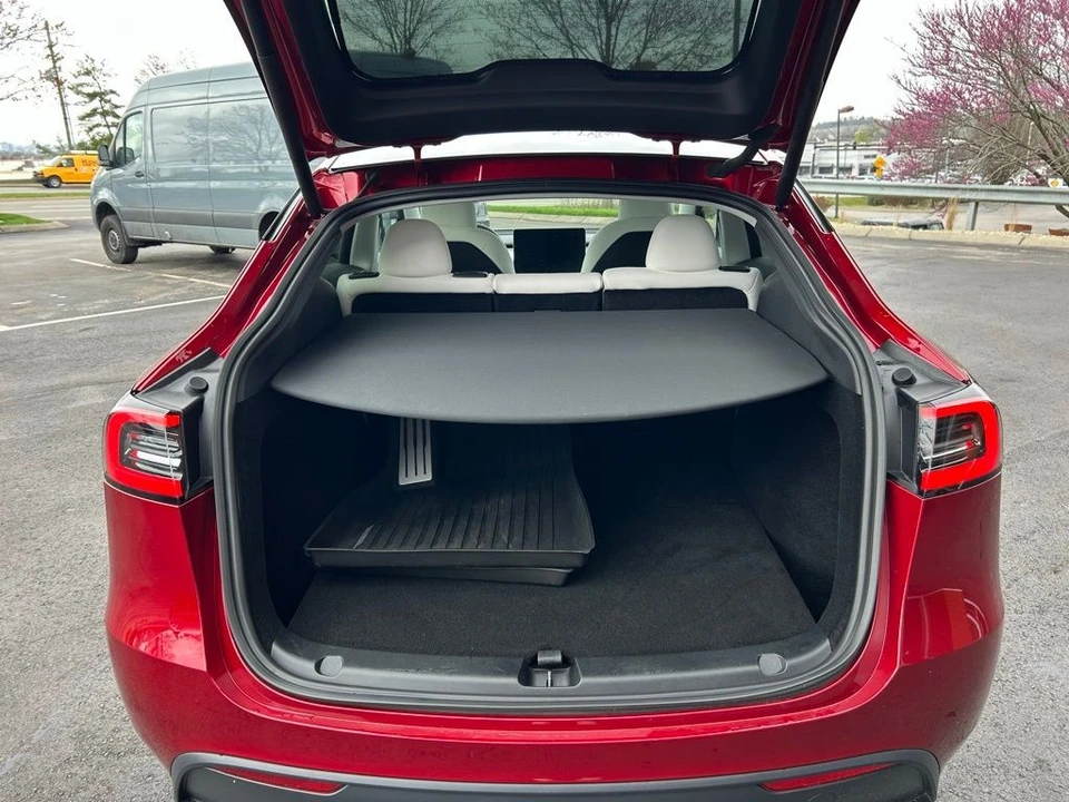 2025 Tesla Model Y - Image 7 of 17