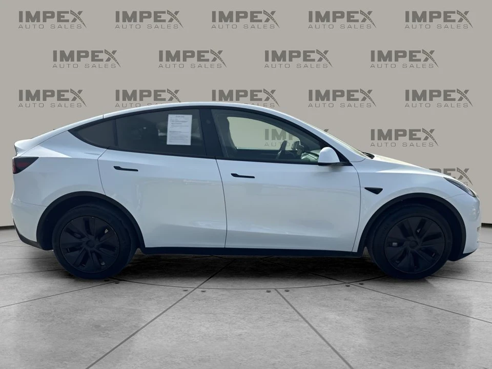2025 Tesla Model Y - Image 6 of 21