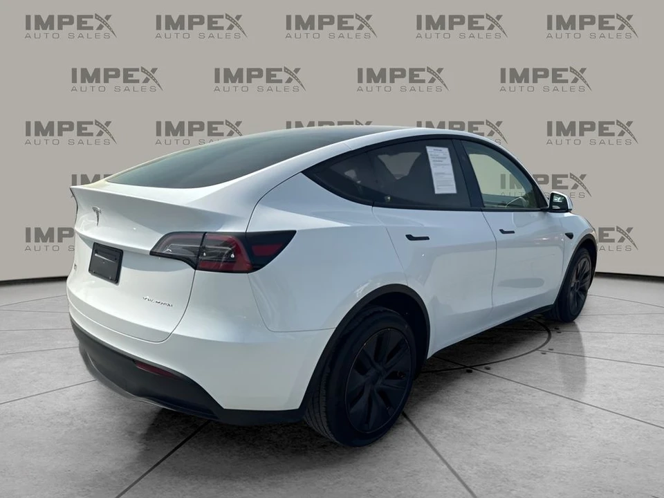 2025 Tesla Model Y - Image 5 of 21