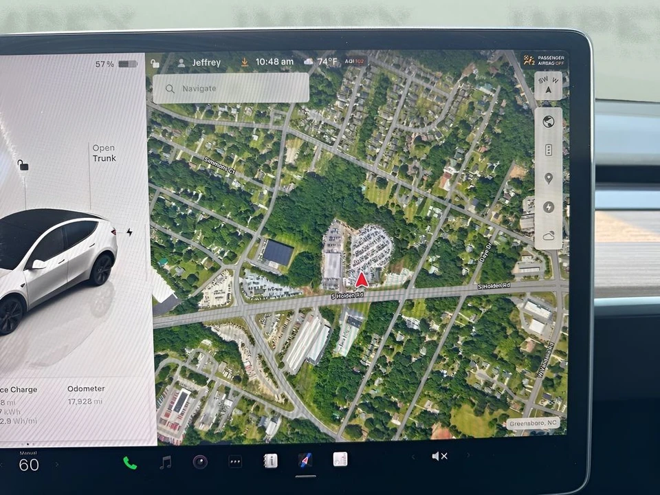 2025 Tesla Model Y - Image 20 of 21