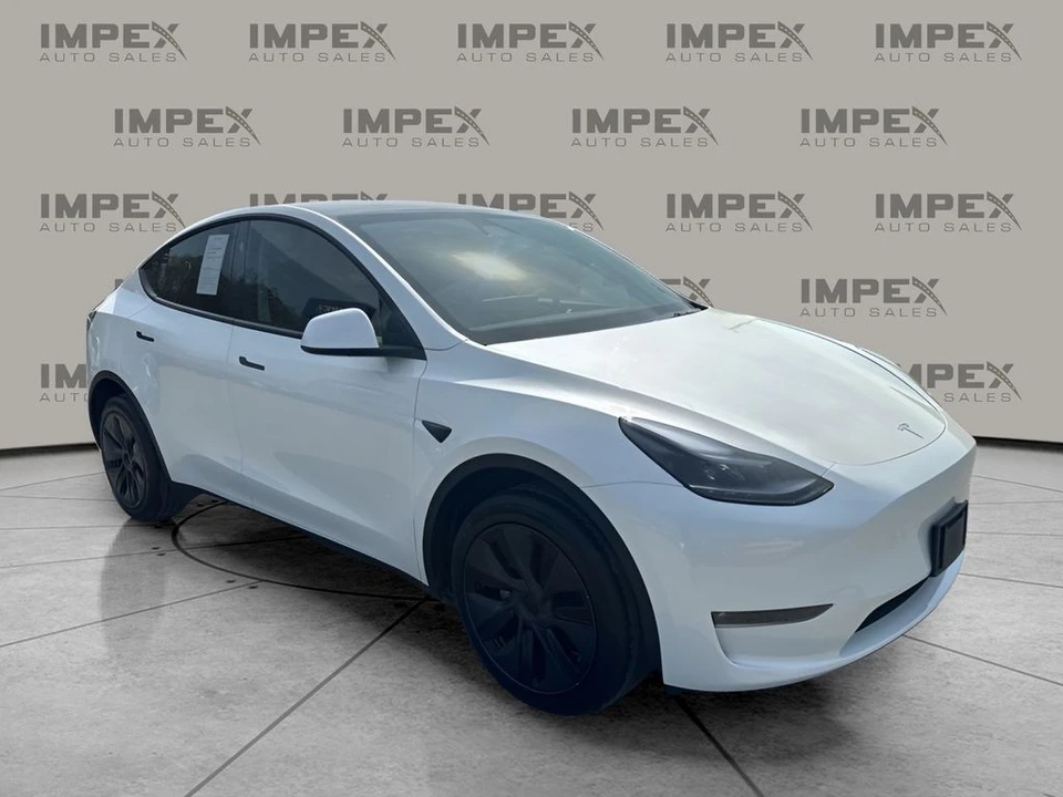2025 Tesla Model Y - Image 7 of 21