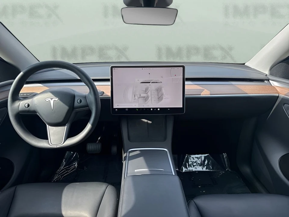 2025 Tesla Model Y - Image 13 of 21