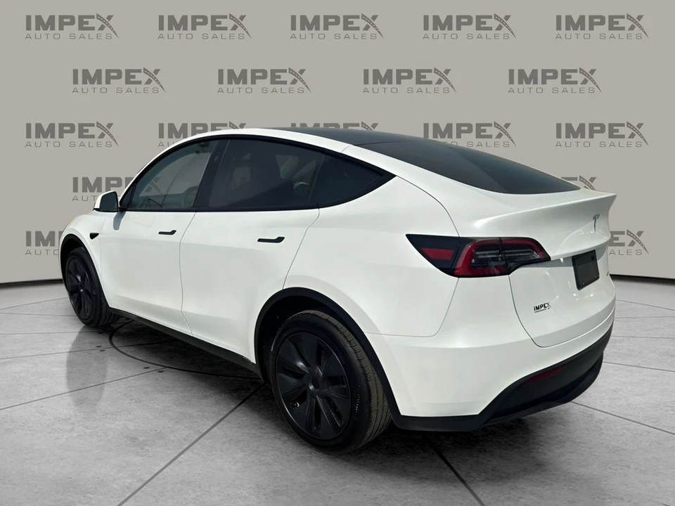 2025 Tesla Model Y - Image 3 of 21
